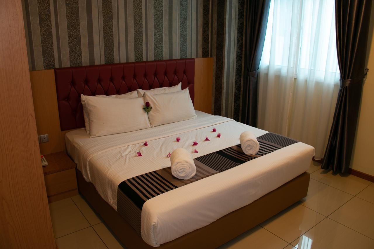 ג'והור בהרו Prince33 Hotel מראה חיצוני תמונה